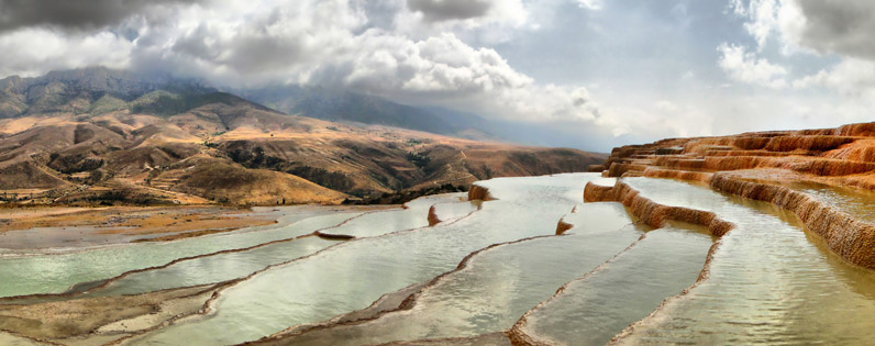 Badab-e Surt Spring