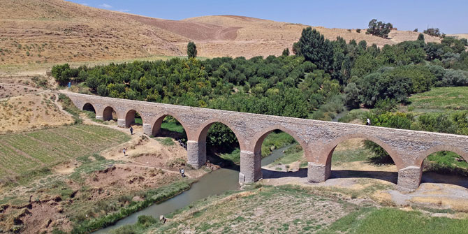 Qal'eh Hatam Bridge